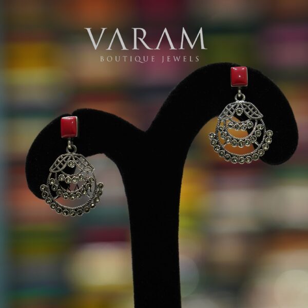 varam_earrings_red_stone_oxidised_silver_earrings_1-1