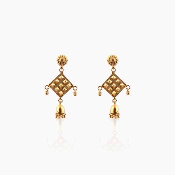varam_earrings_072022_diamond_shaped_gold_plated_earring-1