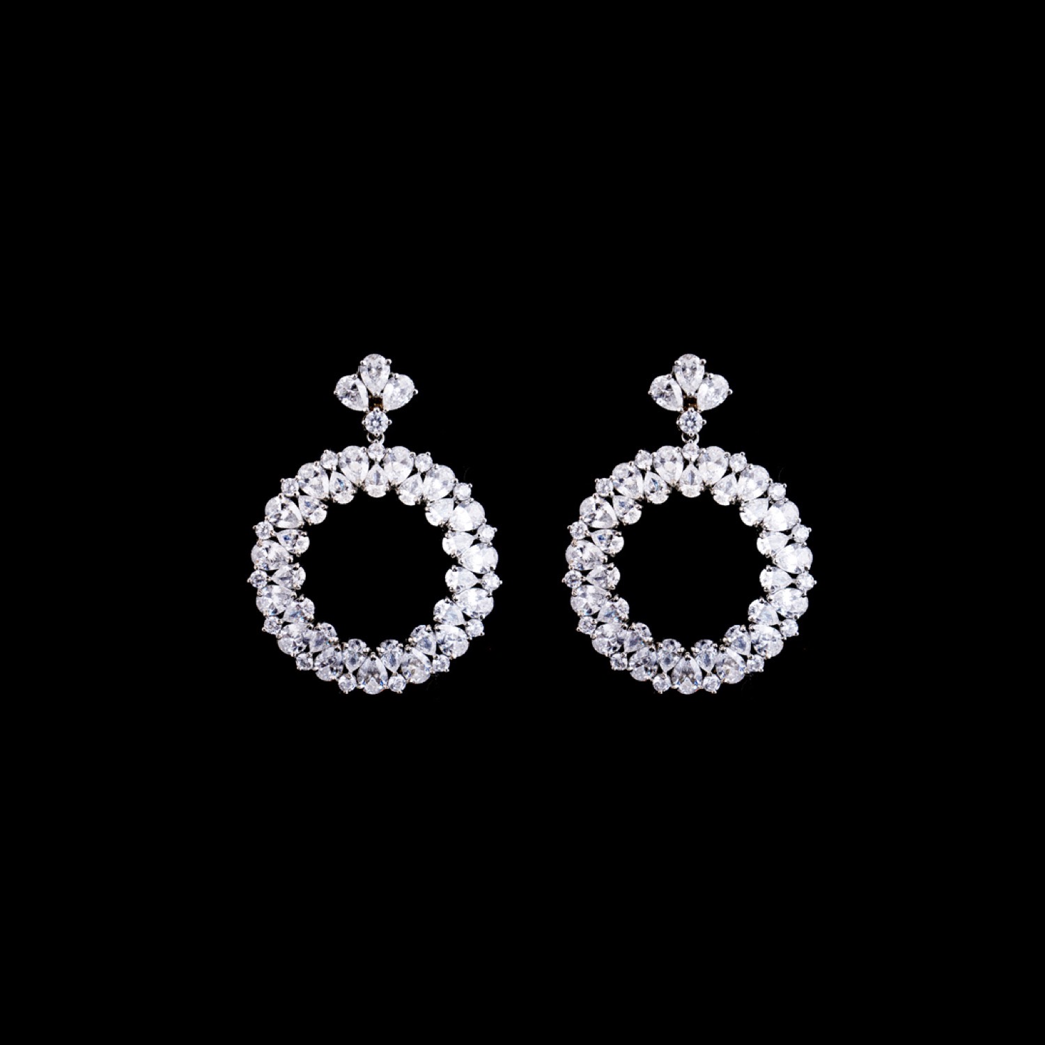 varam_swarovski_white_stone_big_circle_design_silver_earrings_1-1