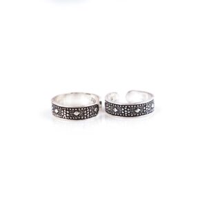 Diamond shapedoxidised silverToe Rings