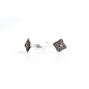 Flower designoxidised silver Toe Rings