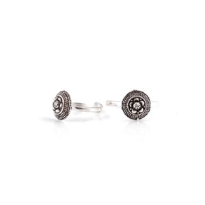 Flower design
oxidised silver 
Toe Rings