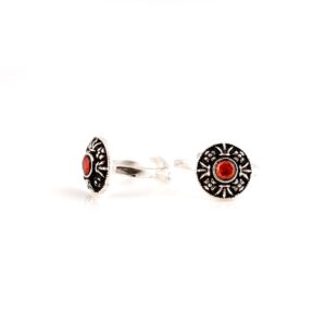 Red stone
oxidised silver
Toe Rings