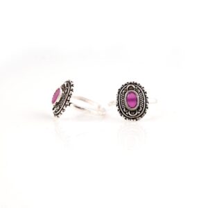Violet stone
oxidised silver
Toe Rings