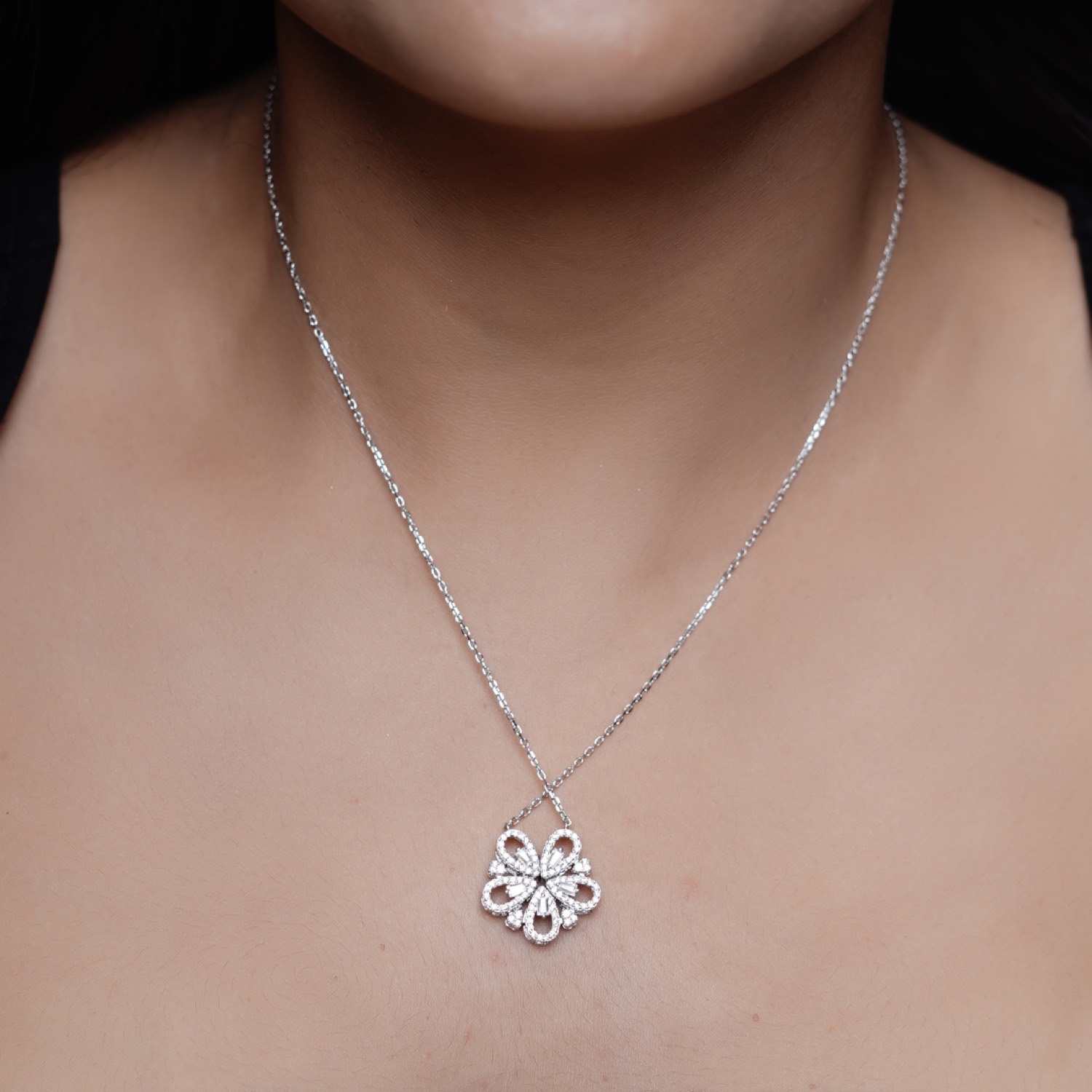 varam_chain_102022_flower_shaped_white_stone_pendant_with_silver_chain-2