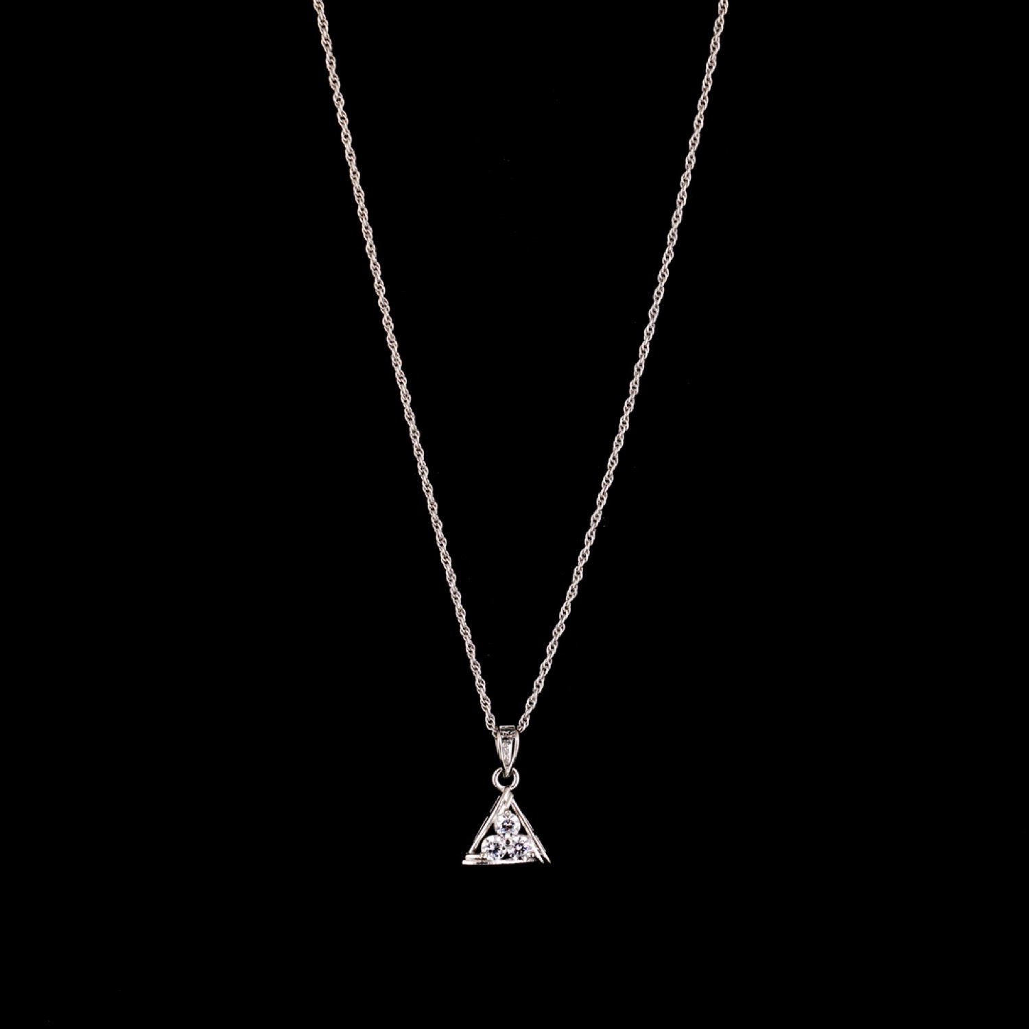 varam_chains_triangle_shape_three_stone_pendant_with_rope_silver_chain-1