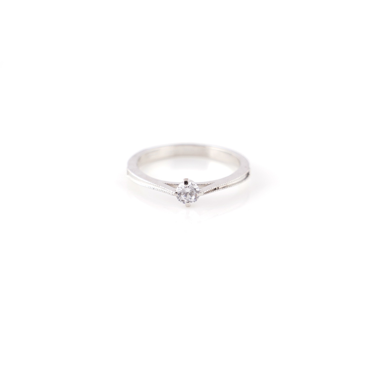 varam_rings_simple_white_stone_silver_ring-1