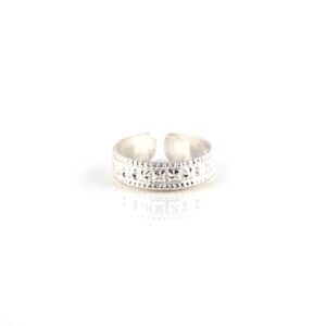 Band style silver toe rings