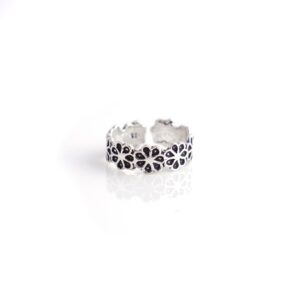 Flower design oxidised silver toe rings