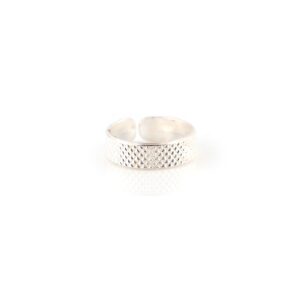 Small checked band silver toe rings