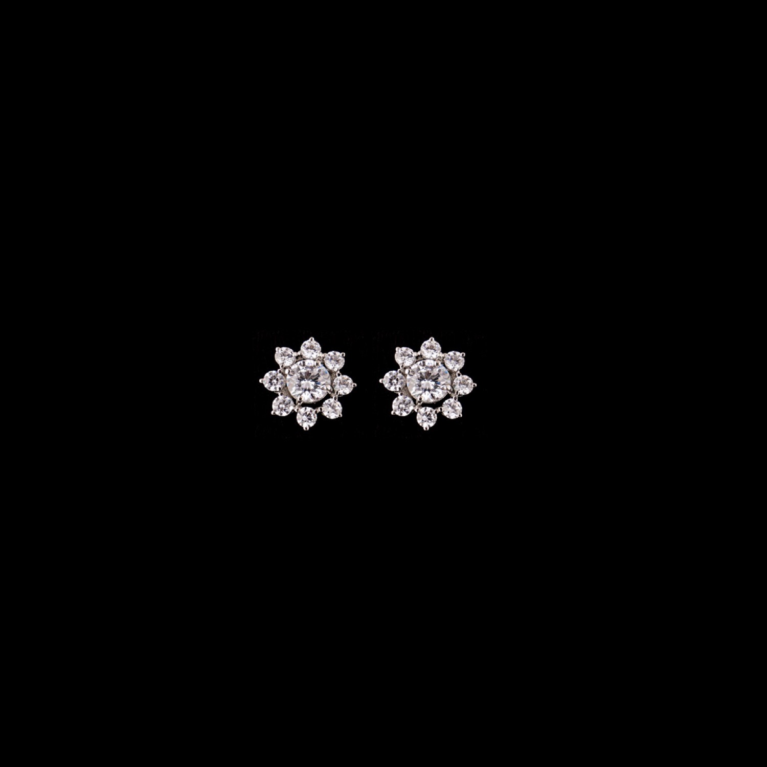 varam_earrings_102022_round_cut_white_stone_flower_shaped_silver_earrings-1