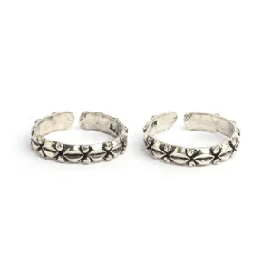 Silver and oxidised with design toe rings