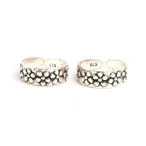 Silver and oxidised with floral pattern toe rings