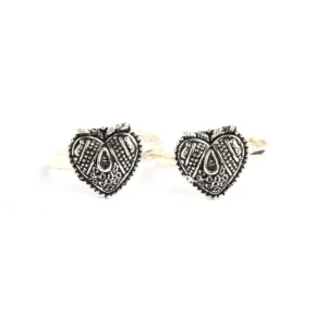 Silver and oxidised with heart design toe rings