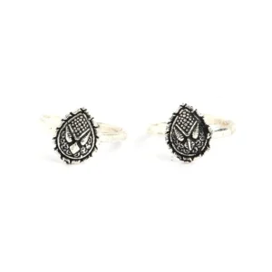 Silver and oxidised with leaf shape design toe rings