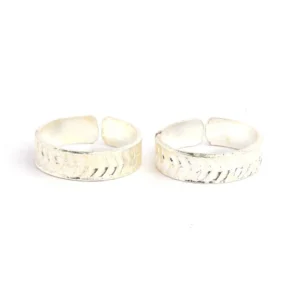 Silver arrow design toe rings