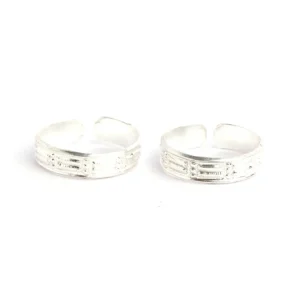 Silver with lines design toe rings